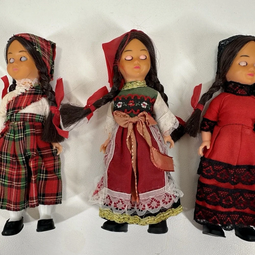 Vintage Nationality Dolls Lot of 3 Sleepy Eyes‎